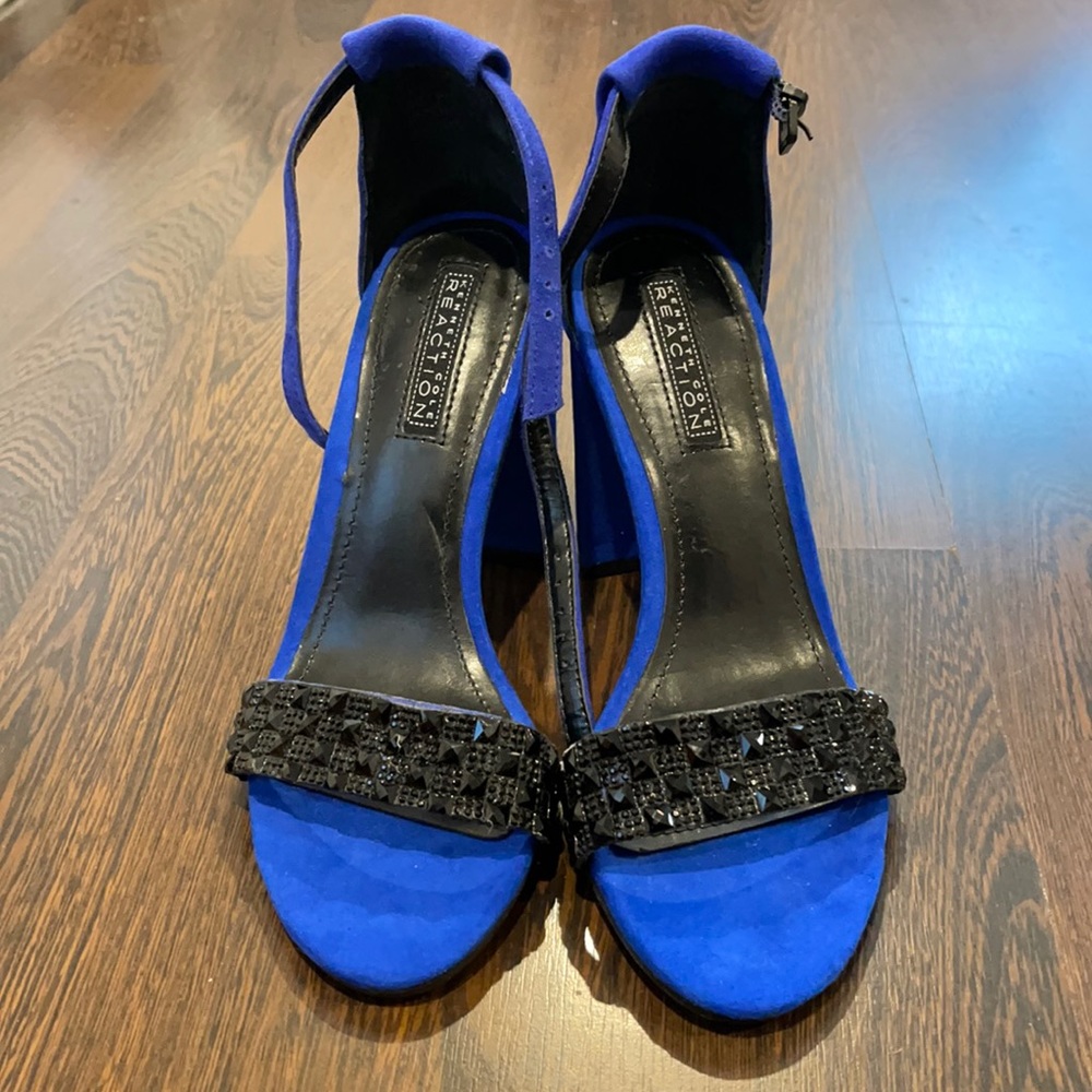 Kenneth Cole reaction blue chunky heel